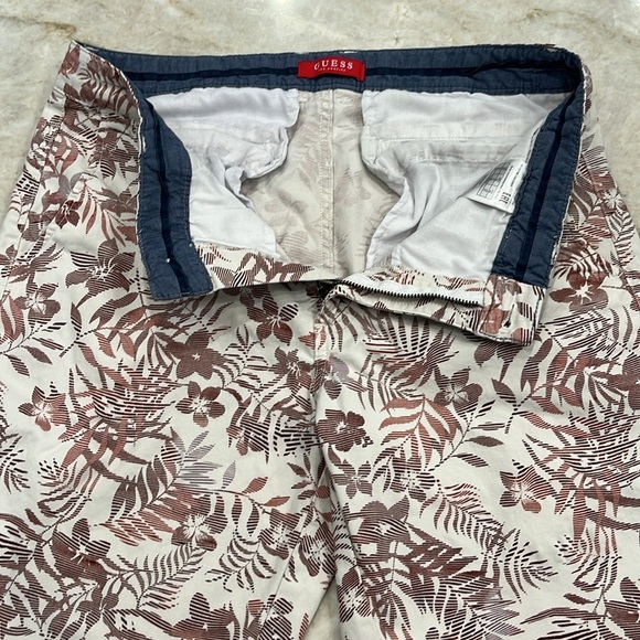 Guess | Tropical Shorts | White and Red Floral | Men’s 32 Waist - Picture 5 of 11
